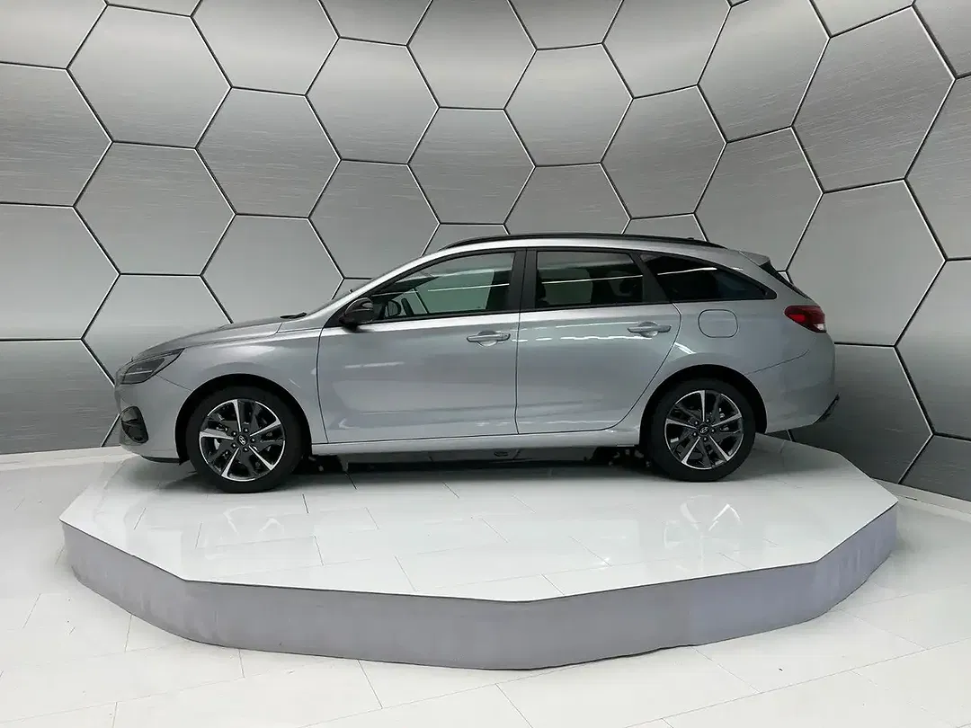 Hyundai i30 - Thumbnail 3