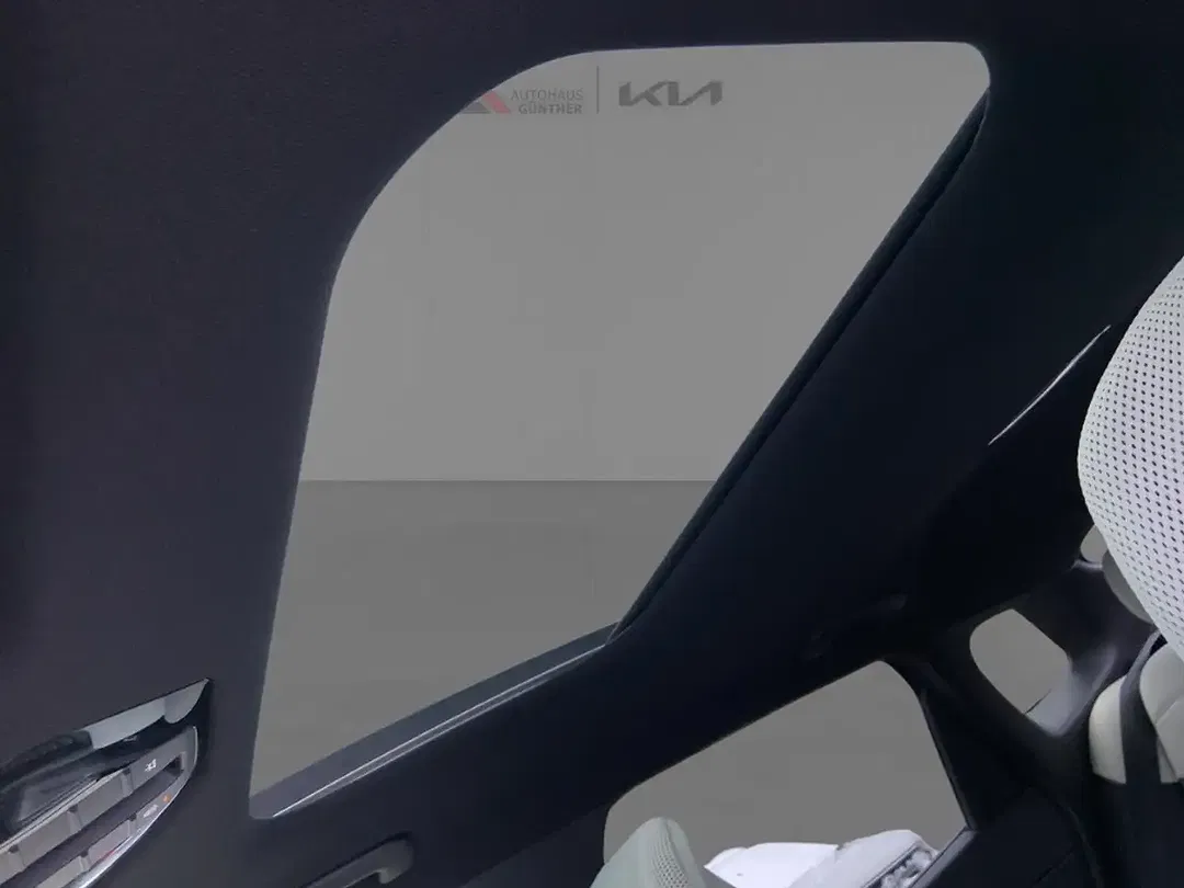 Kia EV4 - Thumbnail 13