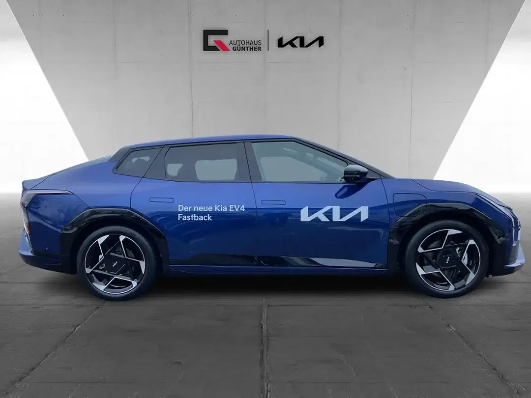 Kia EV4 - Thumbnail 4