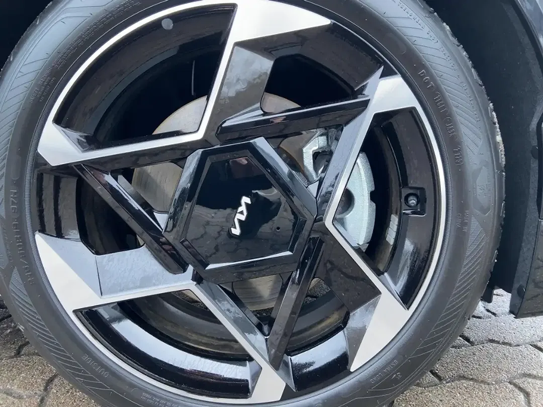 Kia EV4 - Thumbnail 6