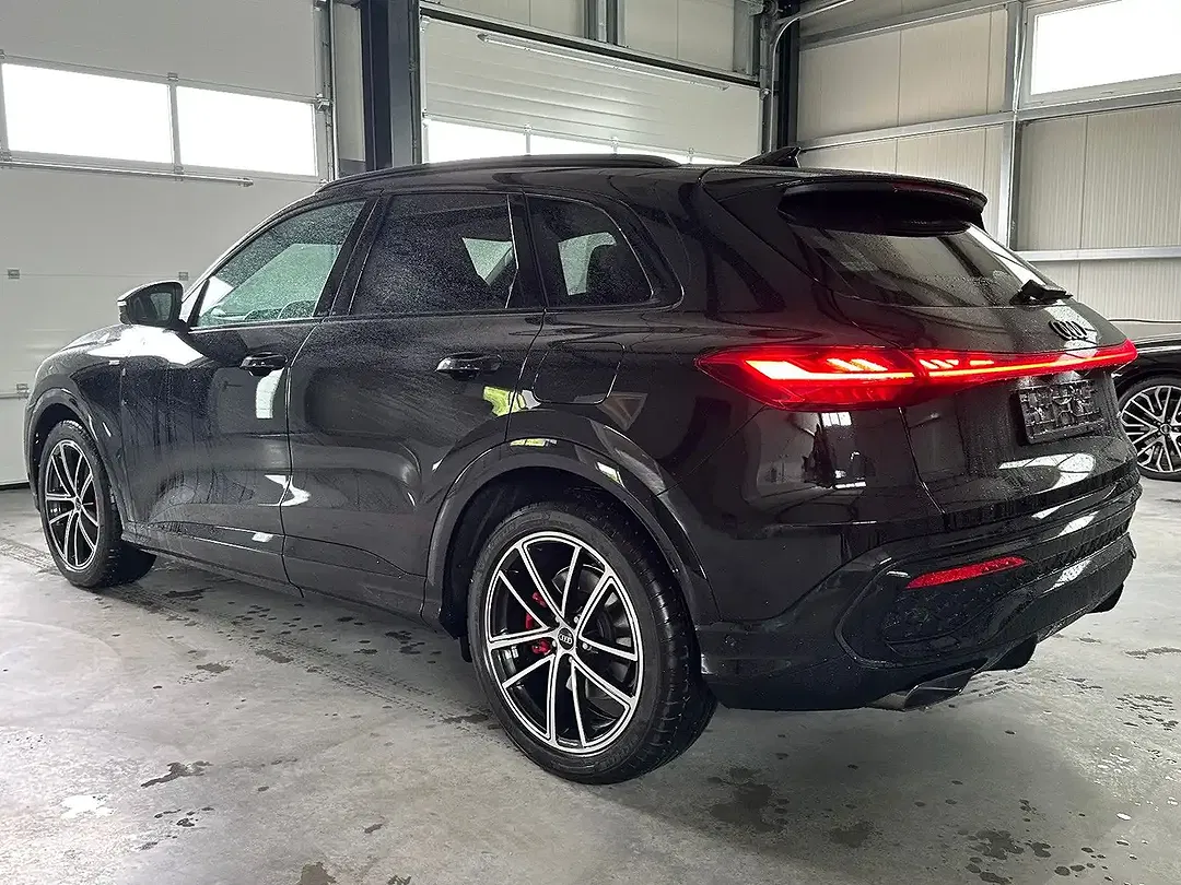 Audi Q5 - Thumbnail 3