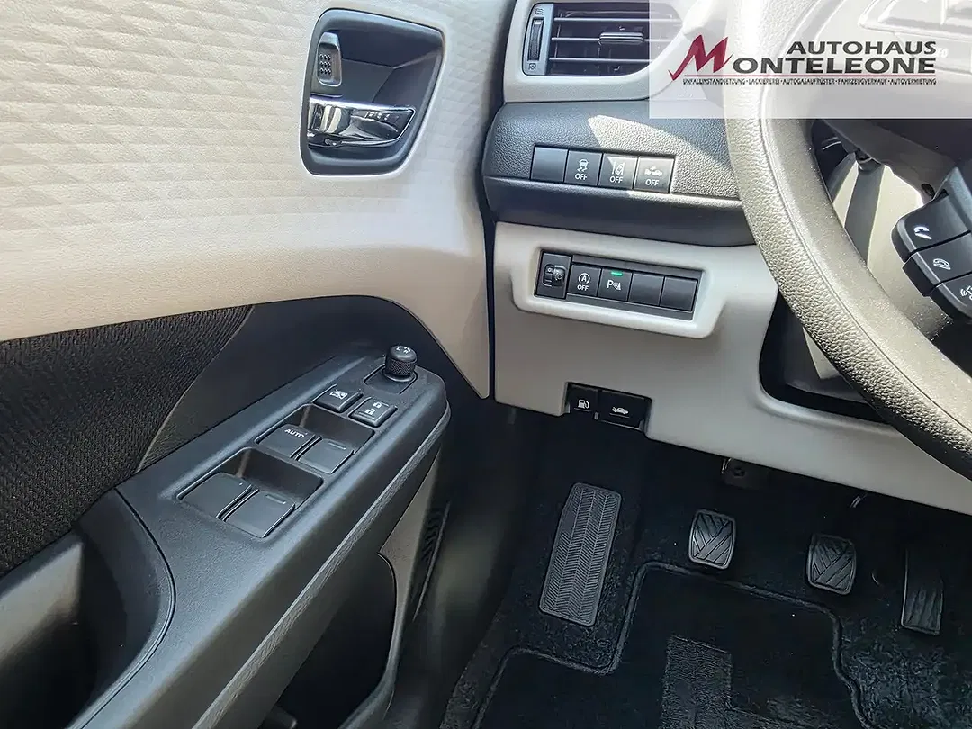 Suzuki Swift - Thumbnail 13