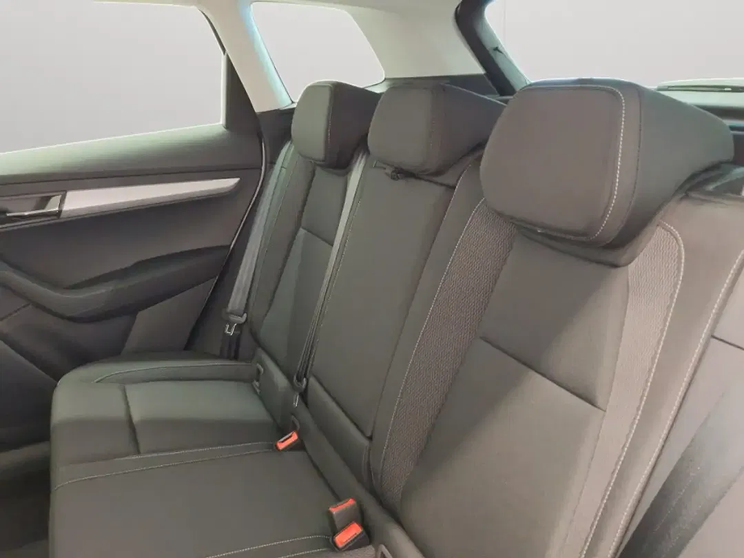 Skoda Karoq - Thumbnail 14