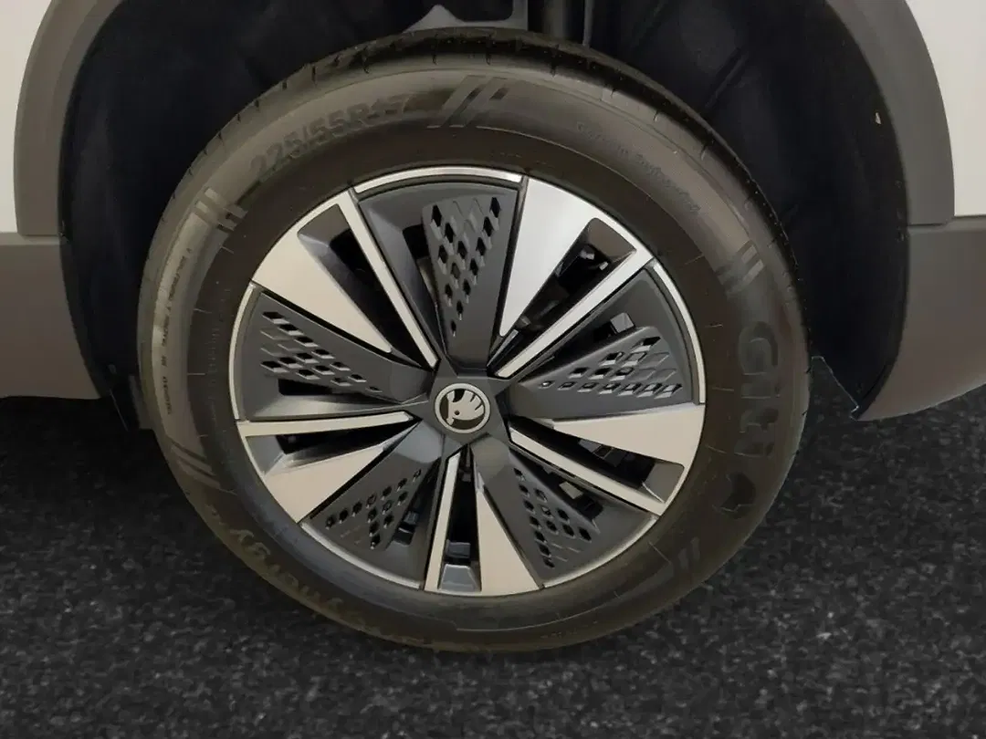 Skoda Karoq - Thumbnail 7