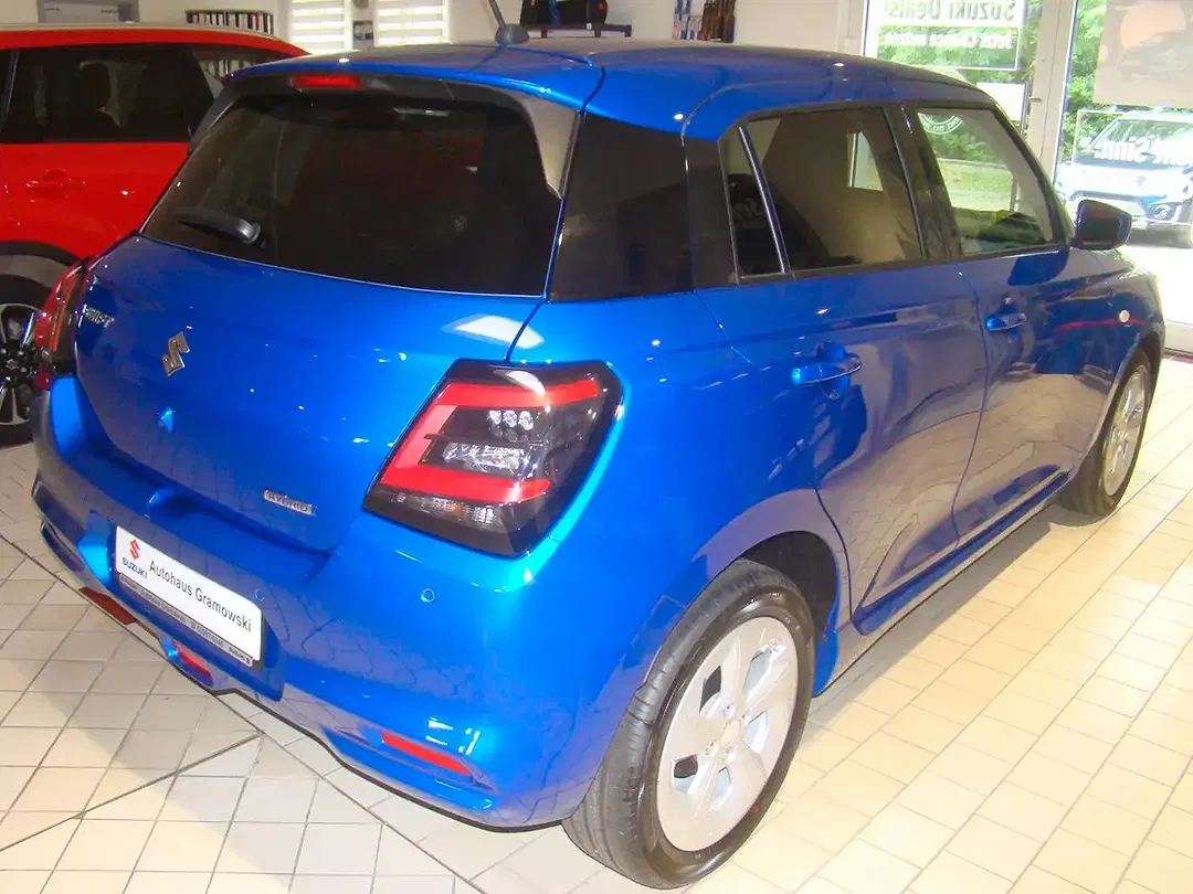 Suzuki Swift - Thumbnail 11