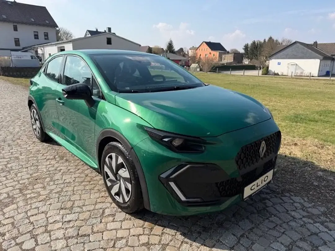 Renault Clio - Thumbnail 3