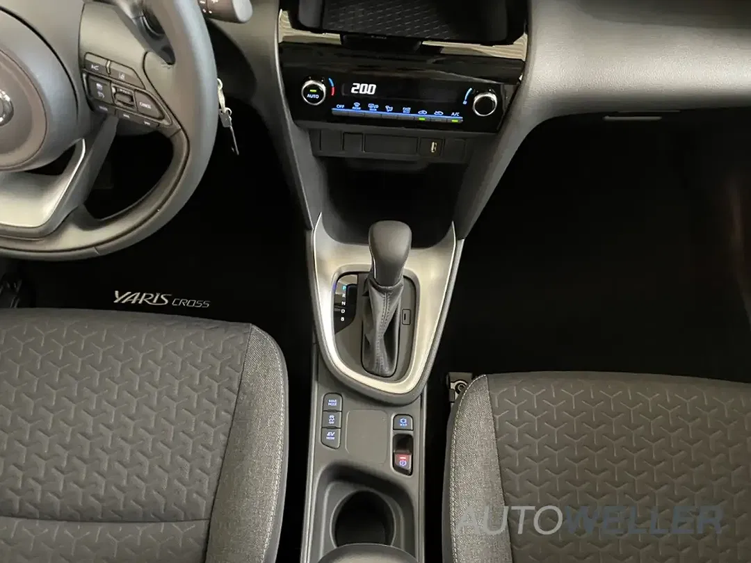 Toyota Yaris - Thumbnail 11