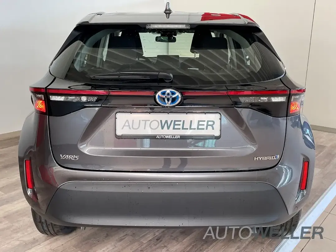 Toyota Yaris - Thumbnail 5