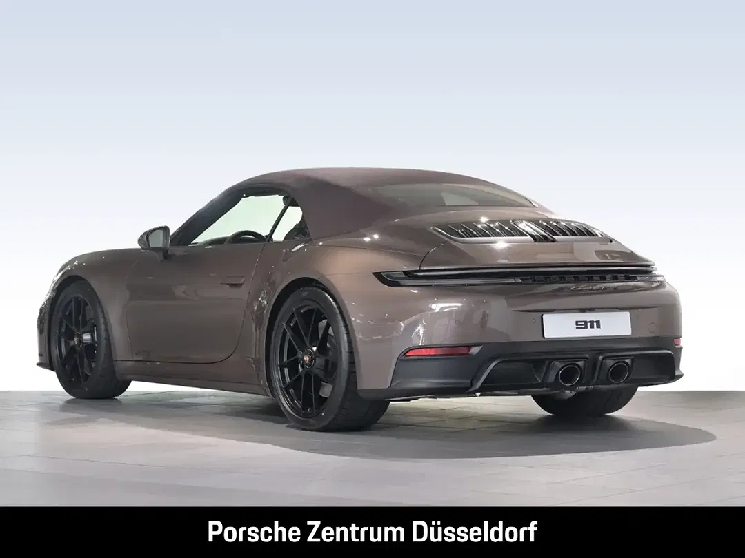 Porsche 992 - Thumbnail 3