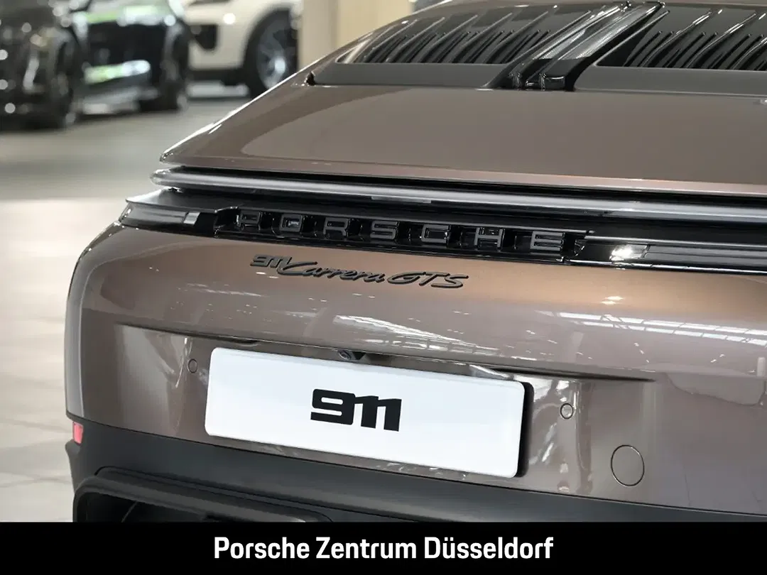 Porsche 992 - Thumbnail 9