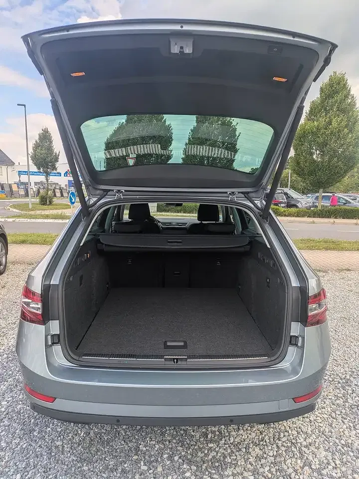 Skoda Superb - Thumbnail 2