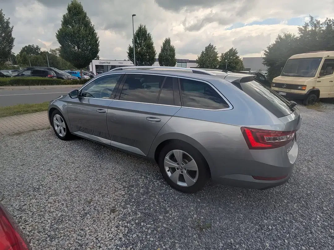 Skoda Superb - Thumbnail 4