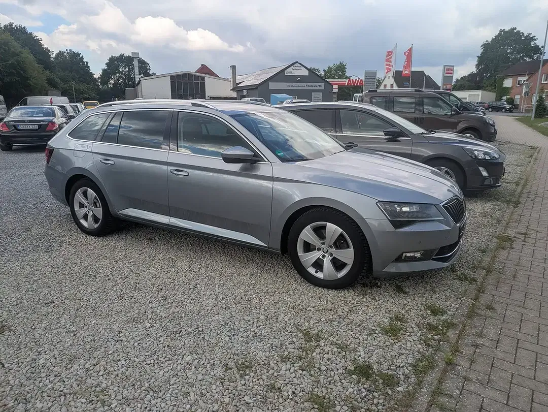Skoda Superb - Thumbnail 7