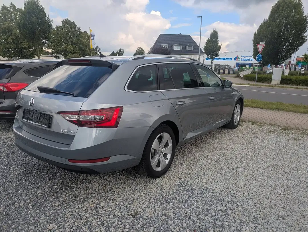 Skoda Superb - Thumbnail 8