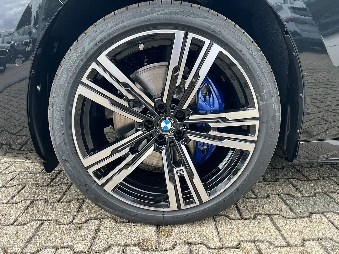BMW 740 - Thumbnail 10
