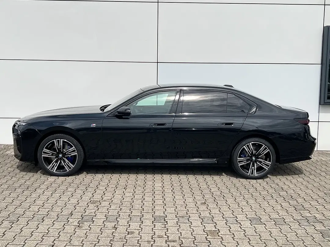 BMW 740 - Thumbnail 3