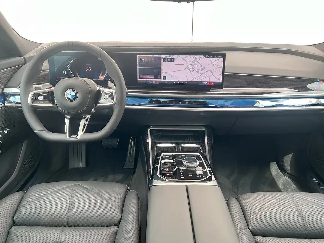 BMW 740 - Thumbnail 6