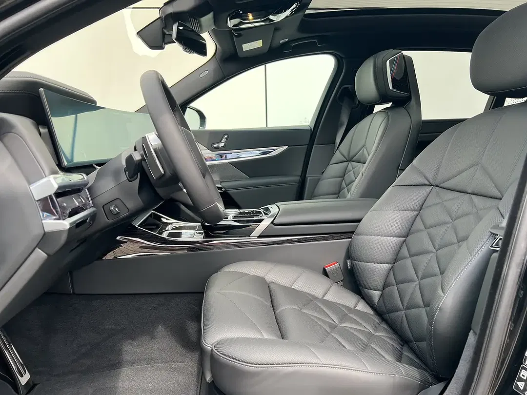 BMW 740 - Thumbnail 7