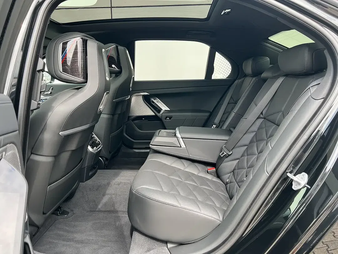 BMW 740 - Thumbnail 8