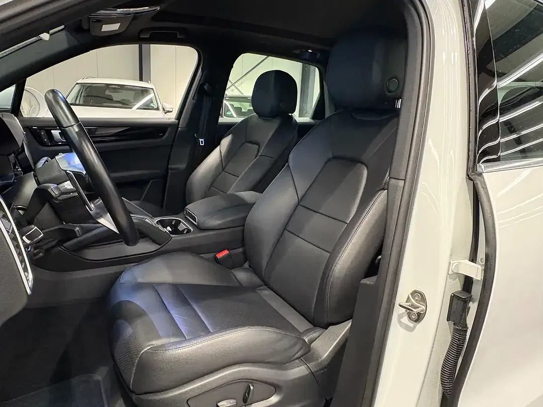 Porsche Cayenne - Thumbnail 10