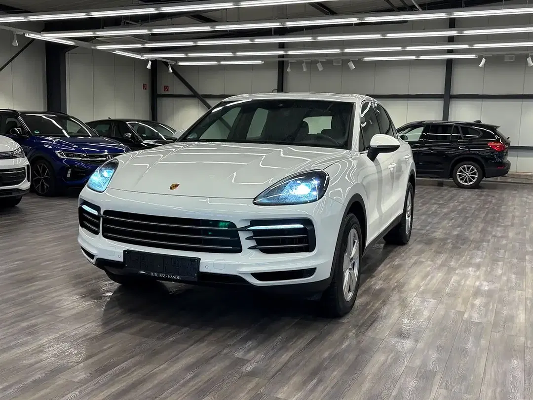 Porsche Cayenne - Thumbnail 2