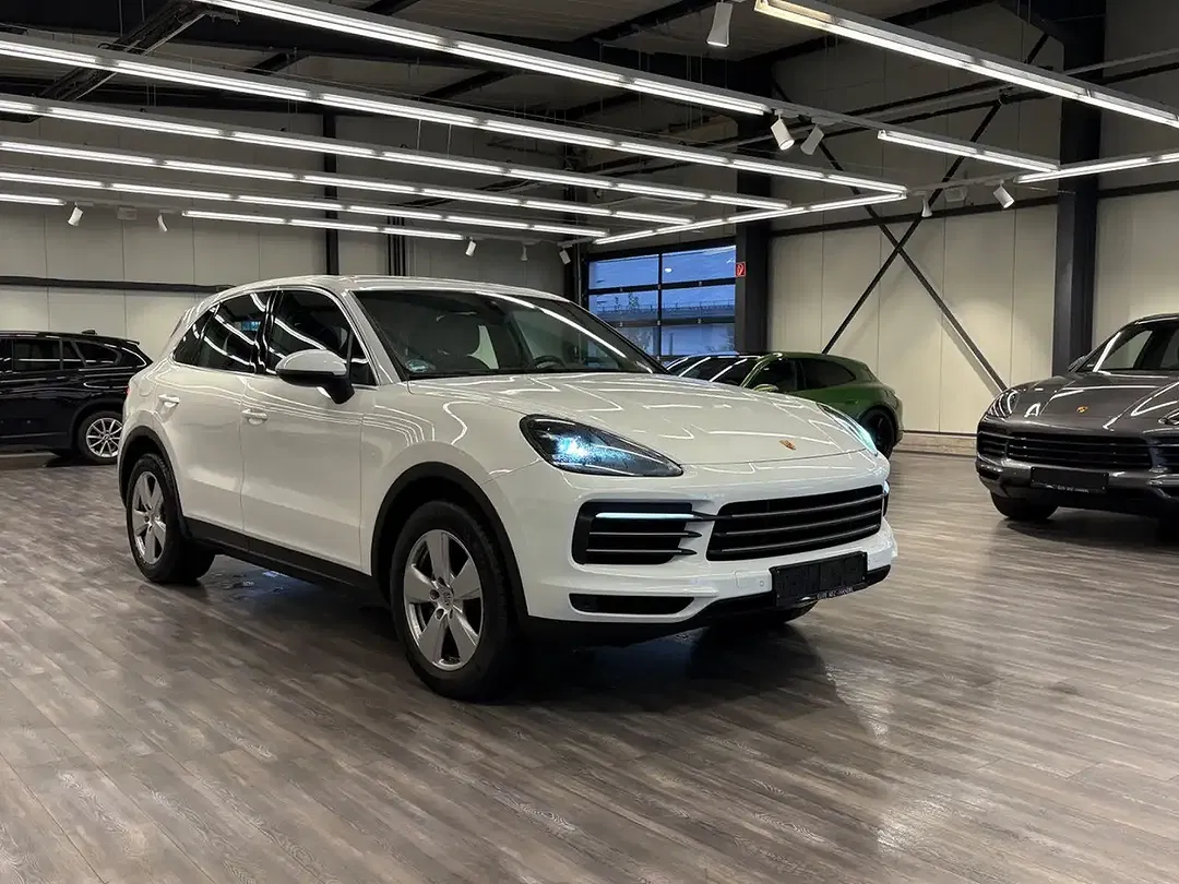 Porsche Cayenne - Thumbnail 3