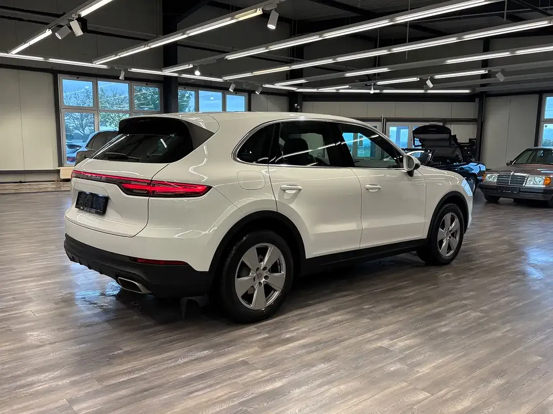 Porsche Cayenne - Thumbnail 5