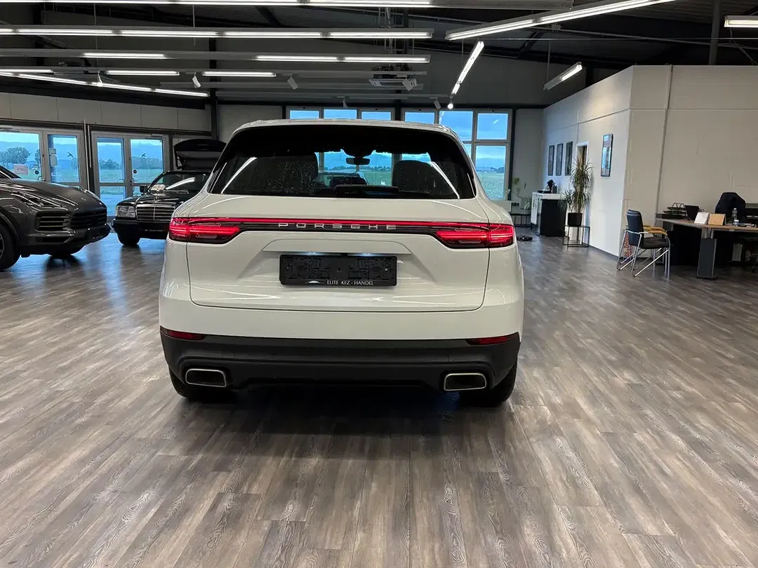 Porsche Cayenne - Thumbnail 6
