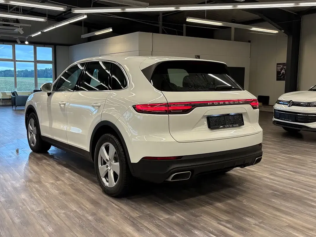 Porsche Cayenne - Thumbnail 7
