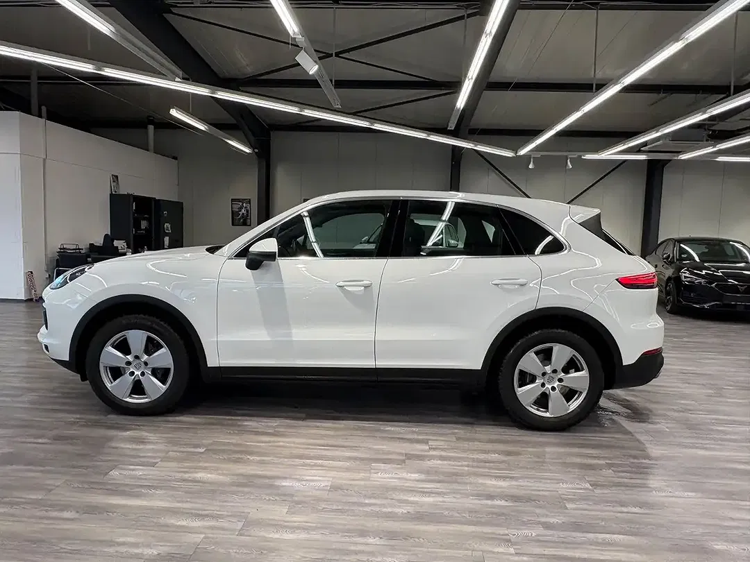 Porsche Cayenne - Thumbnail 8