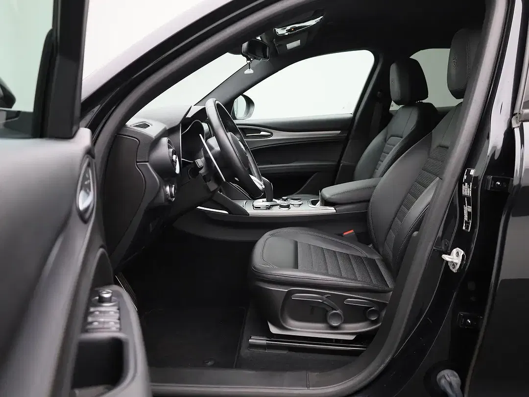 Alfa Romeo Stelvio - Thumbnail 11