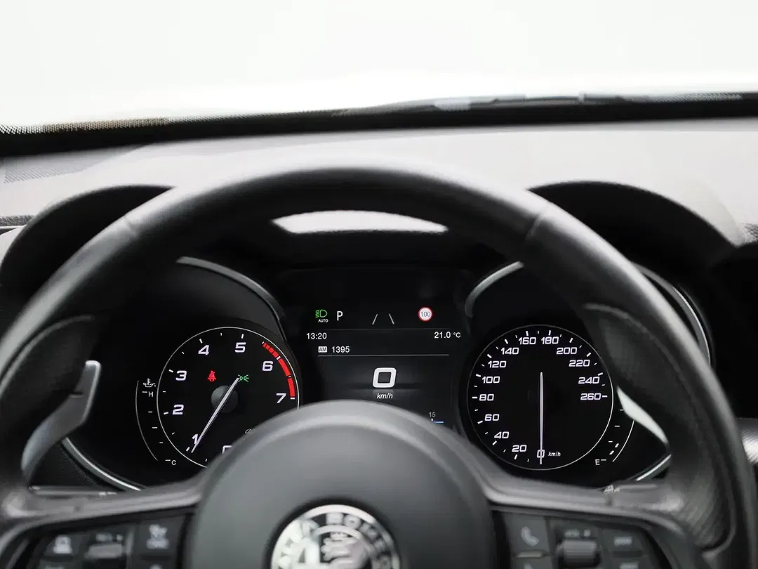 Alfa Romeo Stelvio - Thumbnail 8