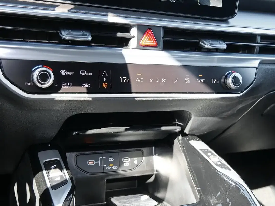 Kia Sorento - Thumbnail 15