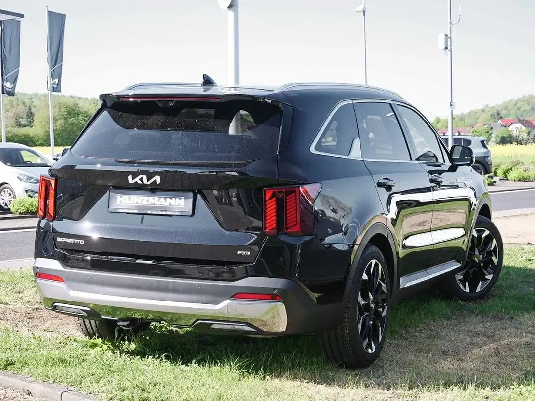 Kia Sorento - Thumbnail 3