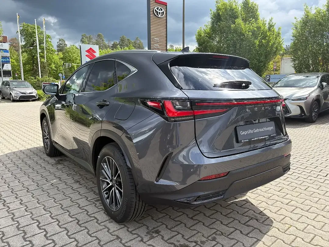 Lexus NX 450h+ - Thumbnail 3