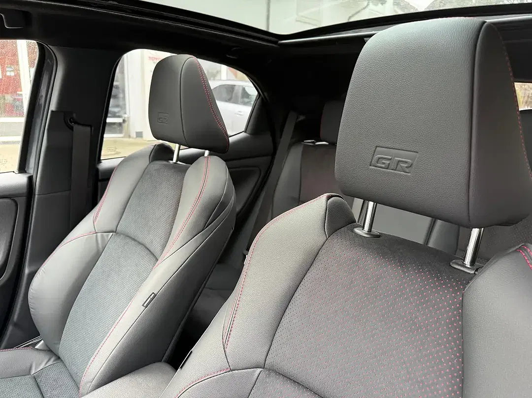 Toyota Yaris - Thumbnail 12