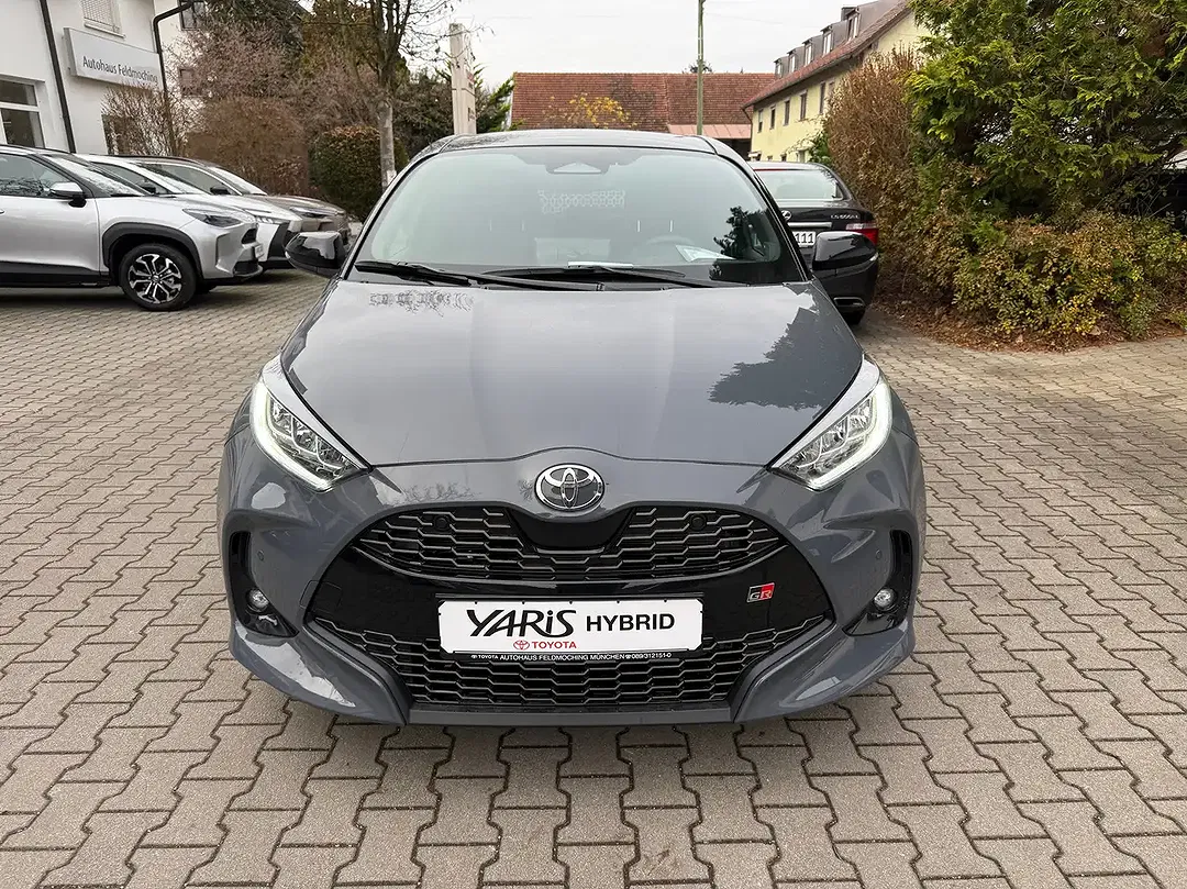 Toyota Yaris - Thumbnail 2