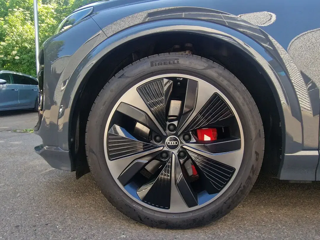 Audi SQ6 e-tron - Thumbnail 12