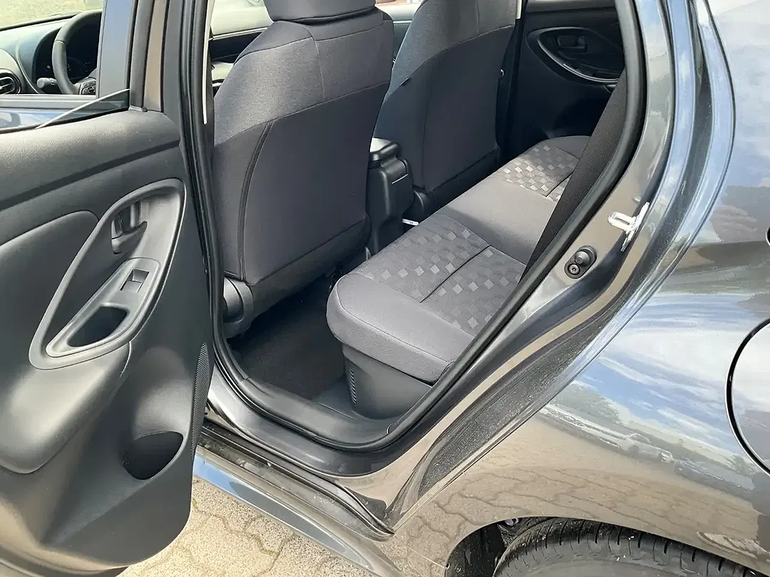 Toyota Yaris - Thumbnail 10