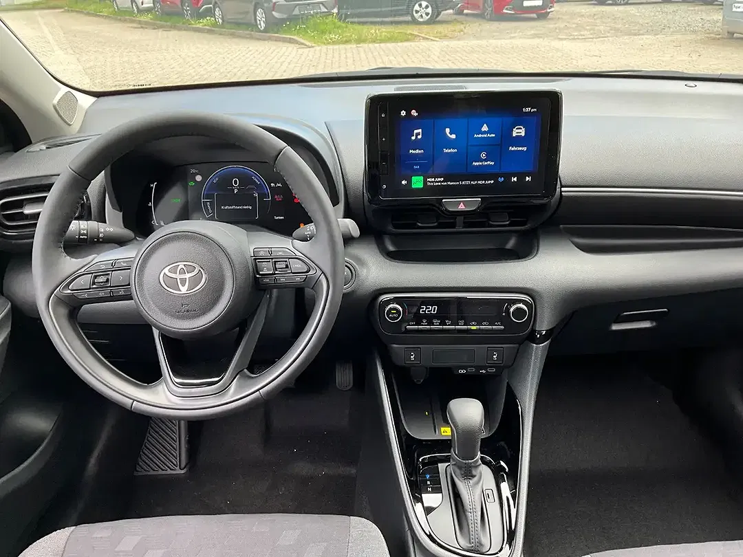 Toyota Yaris - Thumbnail 11