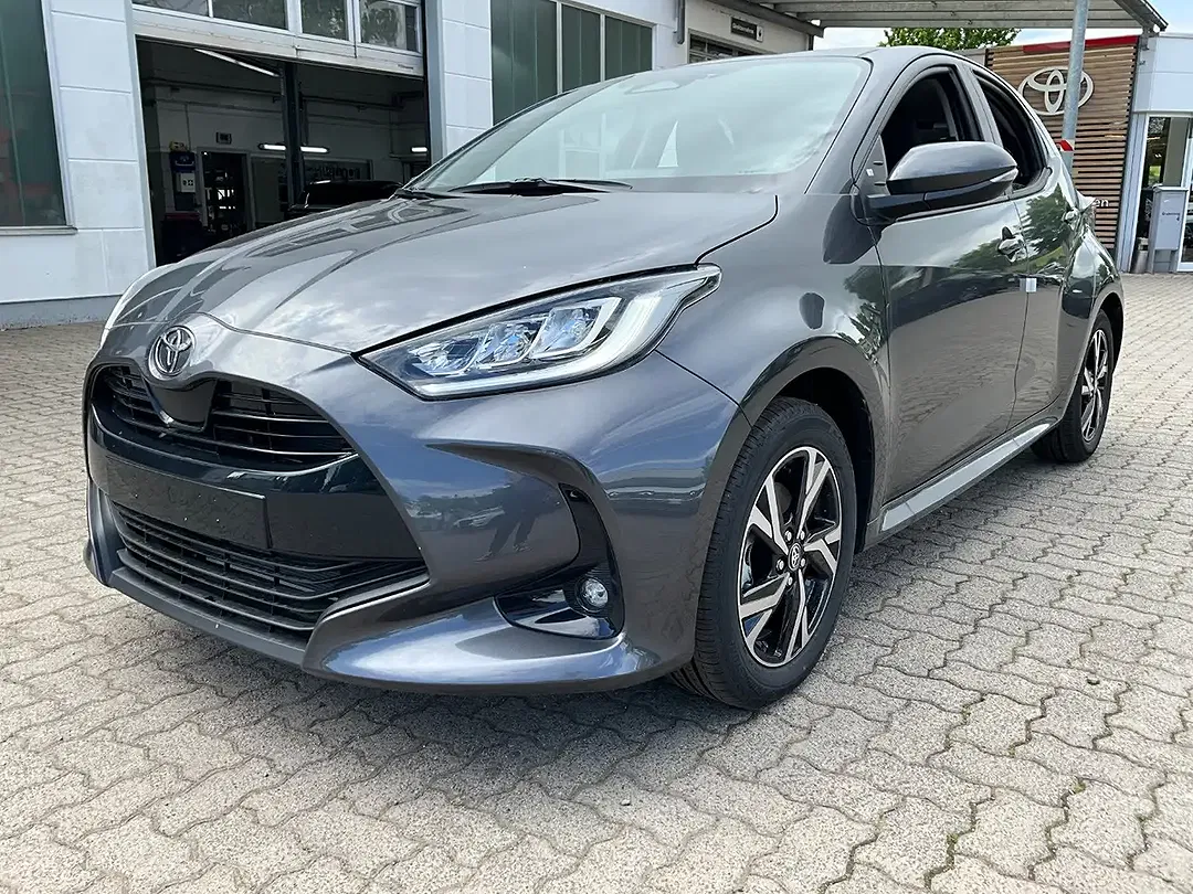 Toyota Yaris - Thumbnail 1
