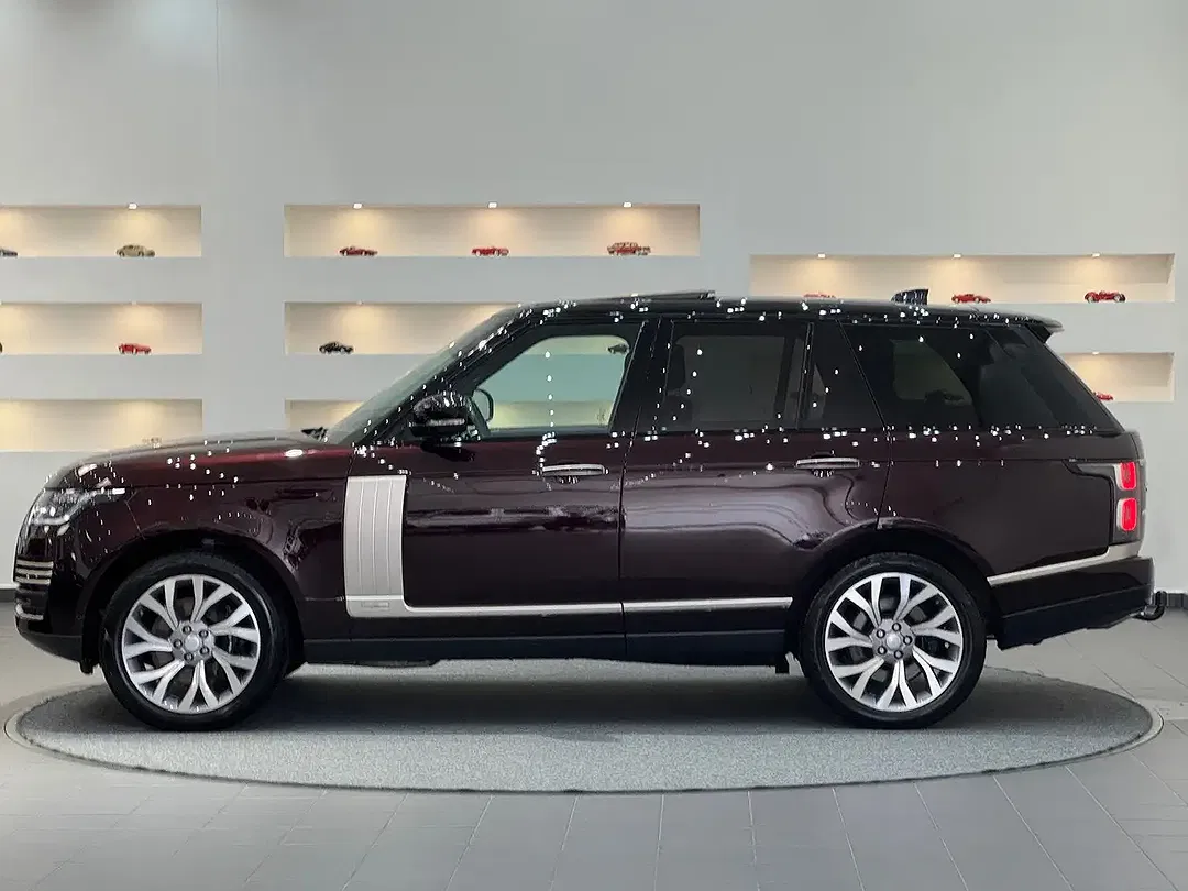 Land Rover Range Rover - Thumbnail 2