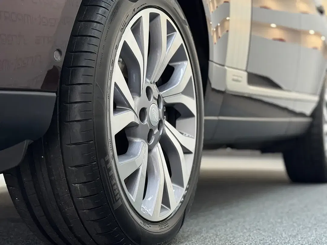 Land Rover Range Rover - Thumbnail 8