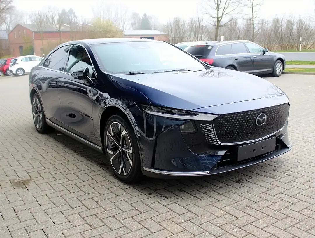 Mazda 6e - Thumbnail 6