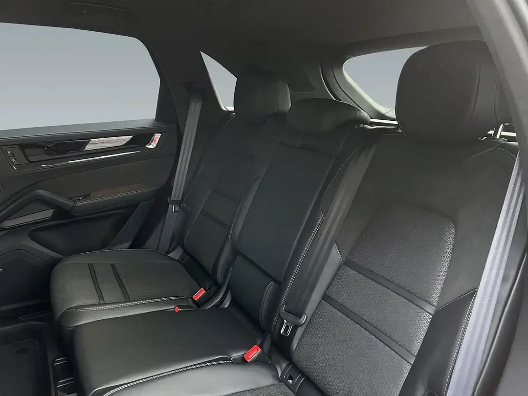 Porsche Cayenne - Thumbnail 10