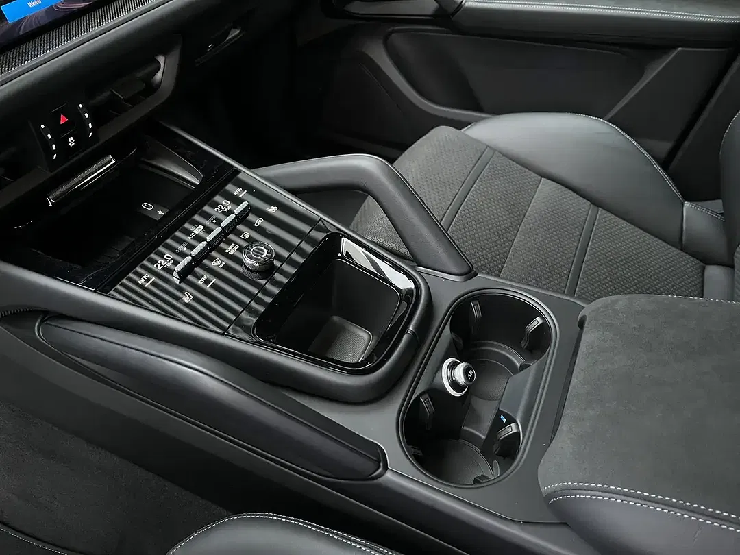 Porsche Cayenne - Thumbnail 13