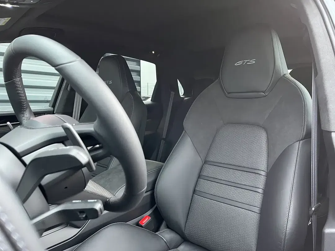 Porsche Cayenne - Thumbnail 5