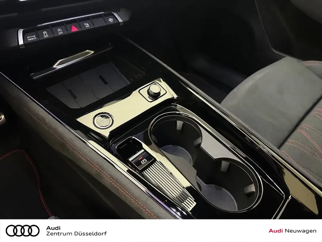 Audi Q3 - Thumbnail 13