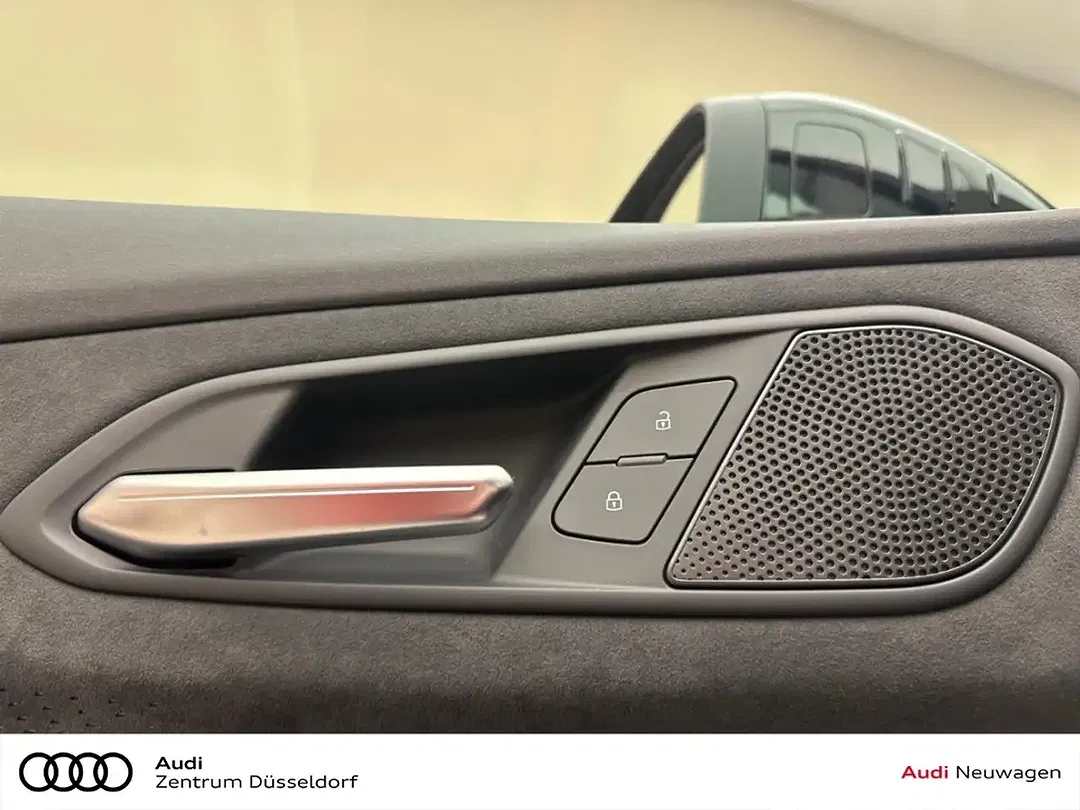 Audi Q3 - Thumbnail 14
