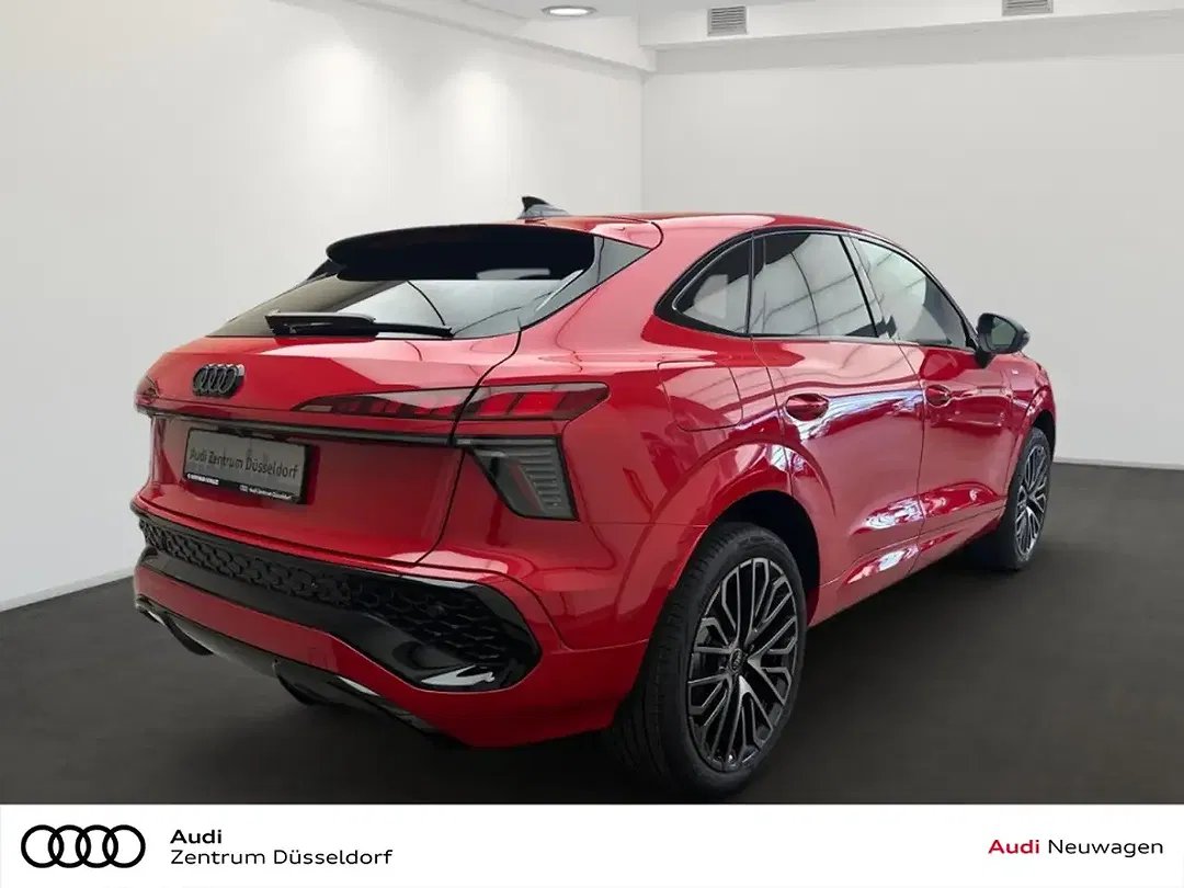 Audi Q3 - Thumbnail 3